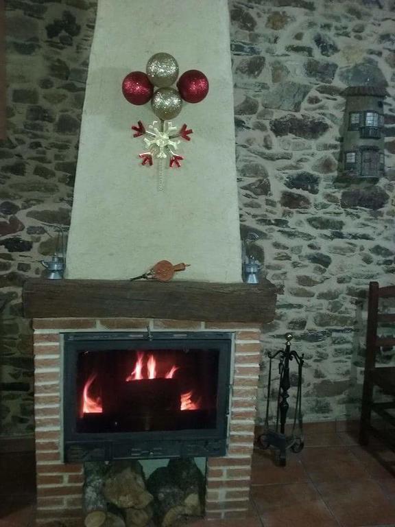 Pensjonat Casa Abuela ★★★ Grisuela Zewnętrze zdjęcie