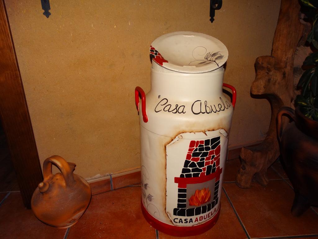 Pensjonat Casa Abuela ★★★ Grisuela Zewnętrze zdjęcie
