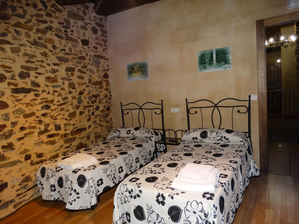 Pensjonat Casa Abuela ★★★ Grisuela Zewnętrze zdjęcie
