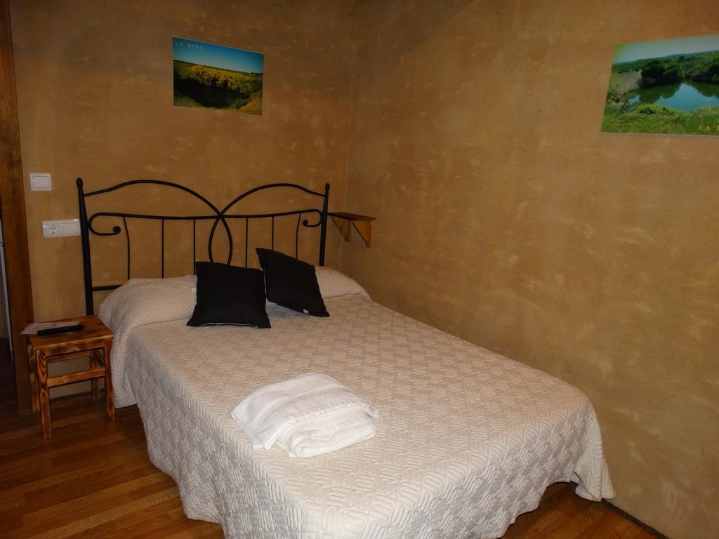 Pensjonat Casa Abuela ★★★ Grisuela Zewnętrze zdjęcie